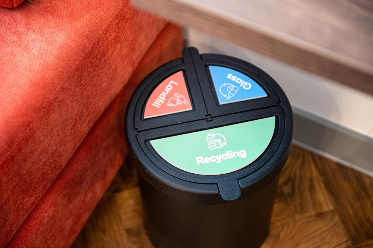 Yotel Manchester Deansgate מראה חיצוני תמונה Waste sorting bin in Amsterdam