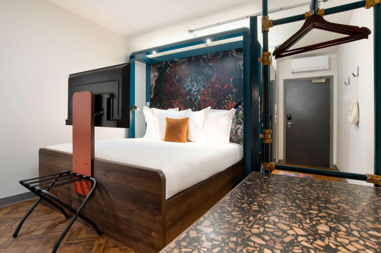 Yotel Manchester Deansgate מראה חיצוני תמונה Room interior