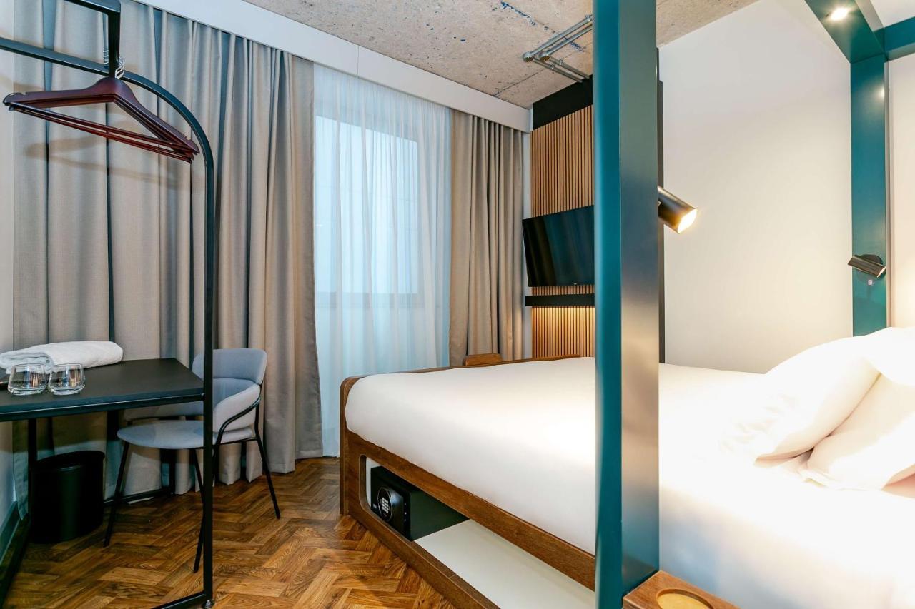 Yotel Manchester Deansgate מראה חיצוני תמונה Room interior